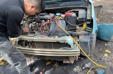 Dịch vụ vệ sinh bảo dưỡng điều hòa ô tô BMT